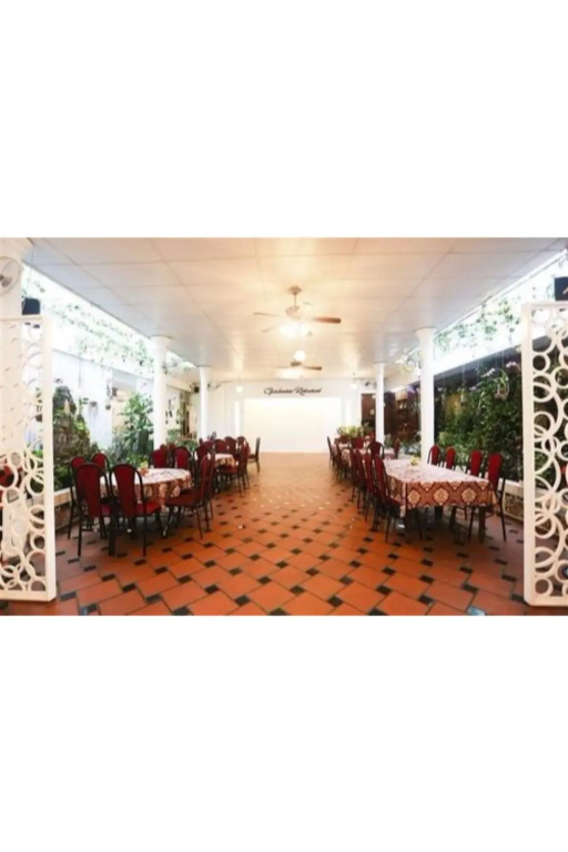 Royal Hotel