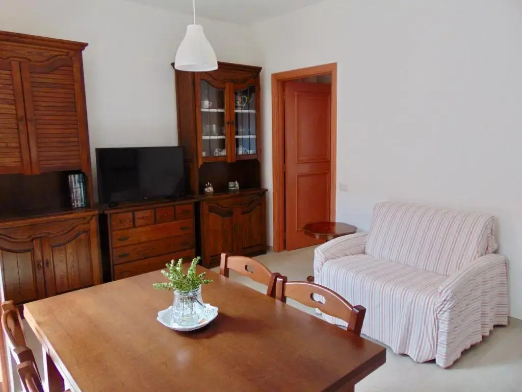 N80 - Numana, bilocale con terrazzo in centro