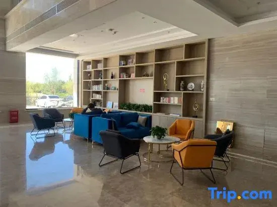 Kyriad Marvelous Hotel(Alxa Zuoqi store)