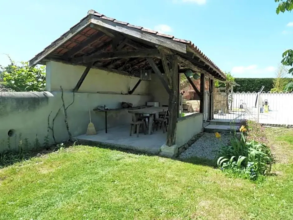 A LOmbre Du Marronnier GITES