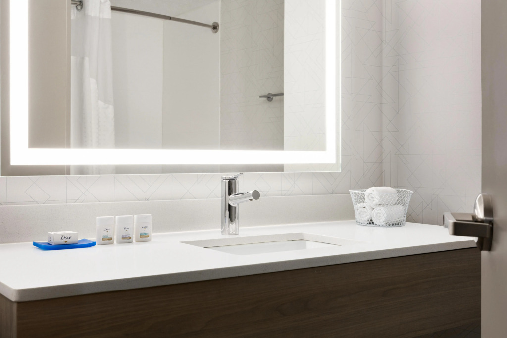 Holiday Inn Express & Suites Greenville-Downtown by IHG