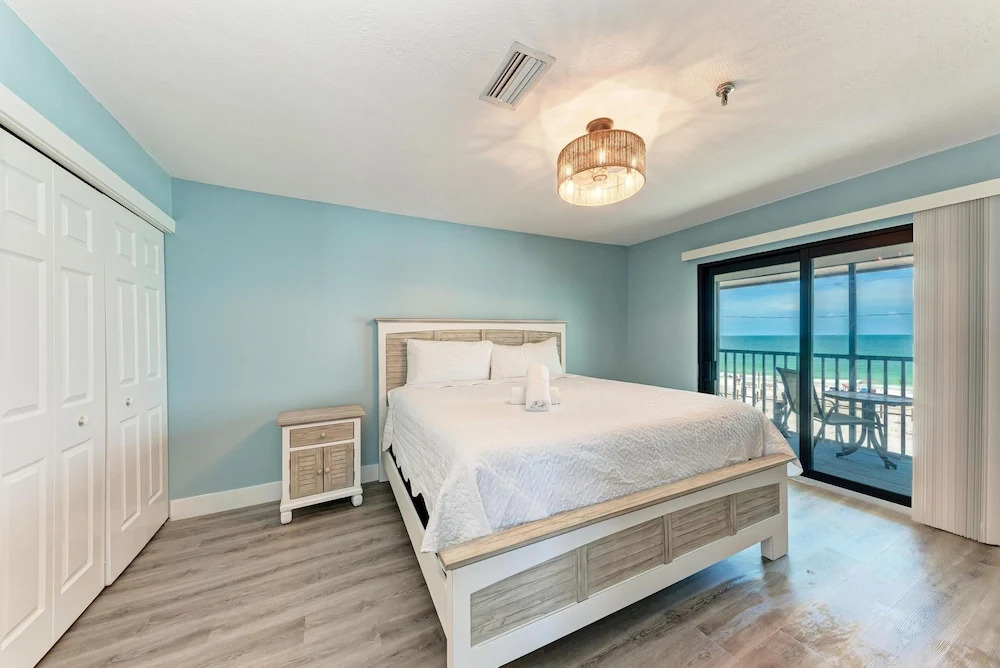 Anna Maria Island Beach Sands 202-private Beach Access-heated Pool