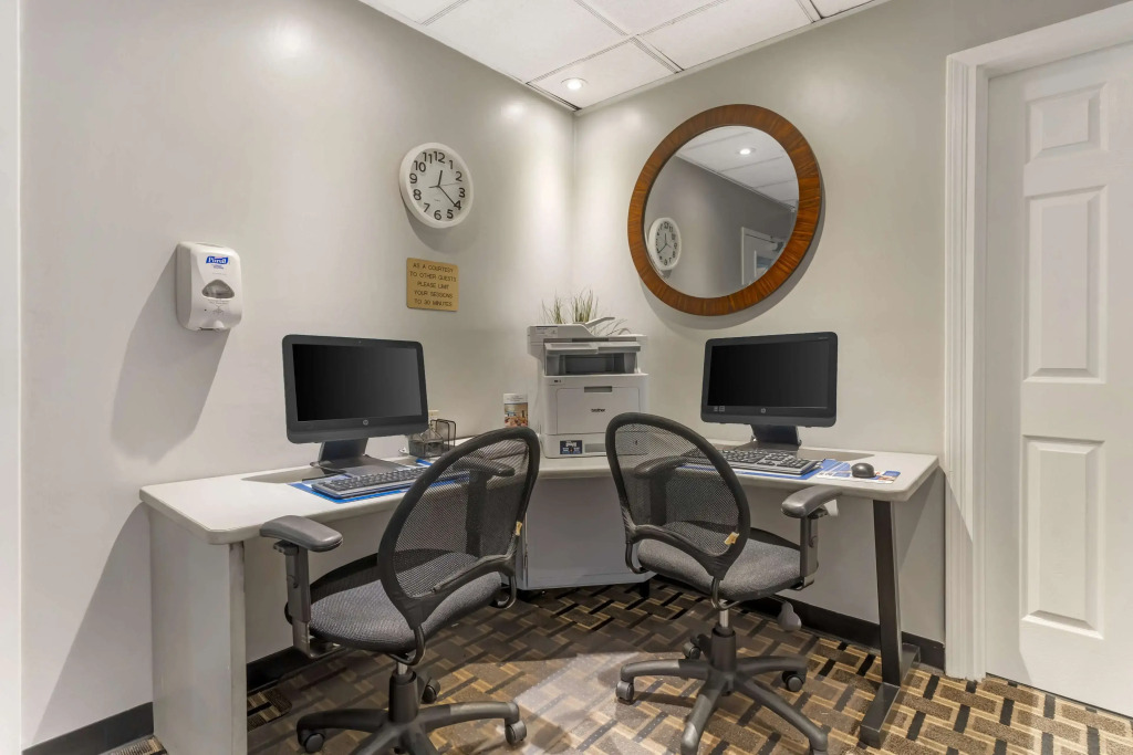 Best Western Plus Grosvenor Airport Hotel