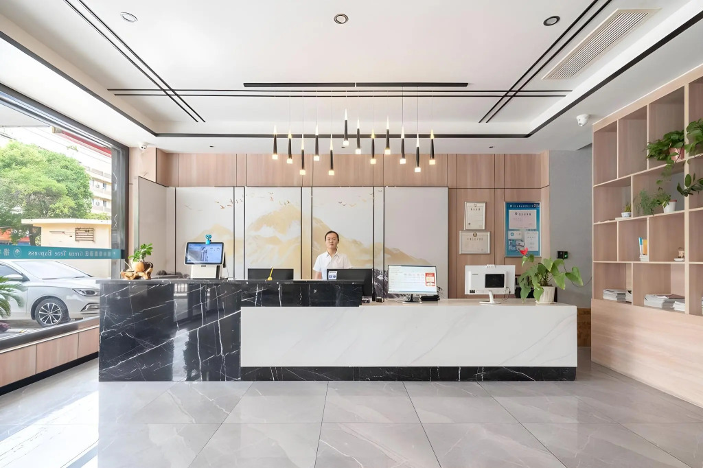 GreenTree Inn HanZhong Railway Station BeiYiHuan Road Express Hotel