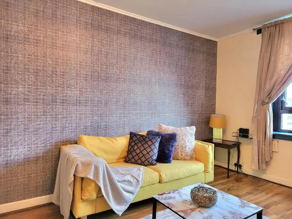 3 Bedroom Aprtmt at Sensational Stay Serviced Accommodation Aberdeen- Froghall Avenue