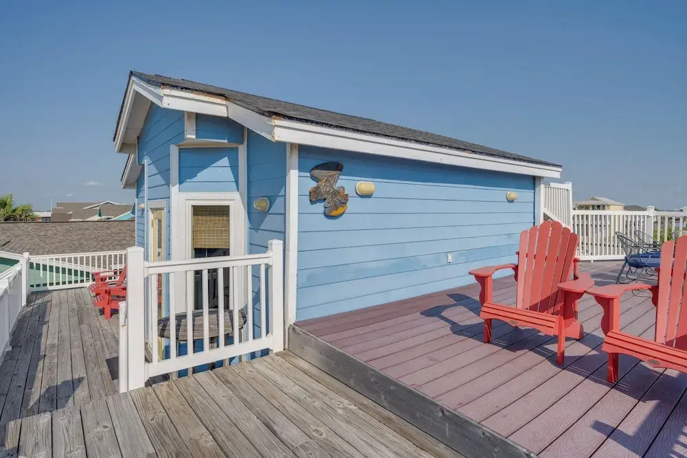 Port Aransas Home: Private Pool < 1 Mi to Beach!