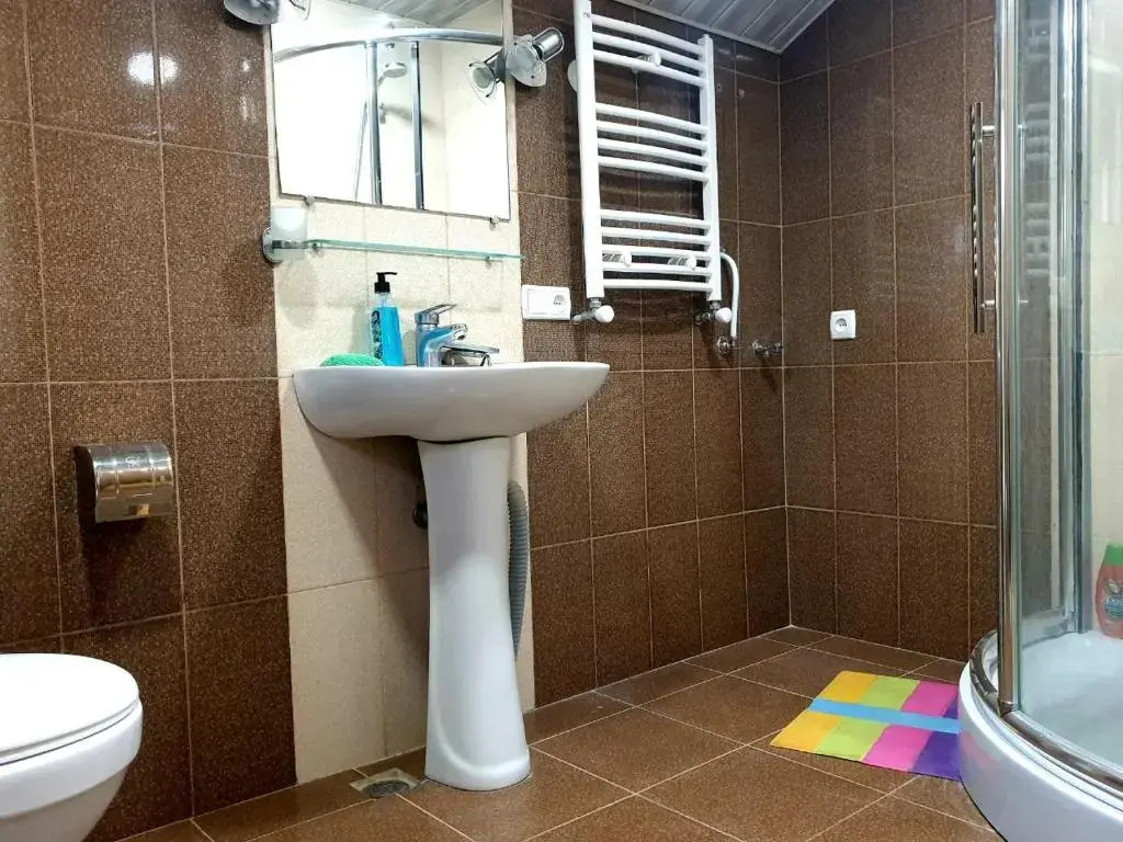 Veli Group guest house near Gelati Monastery