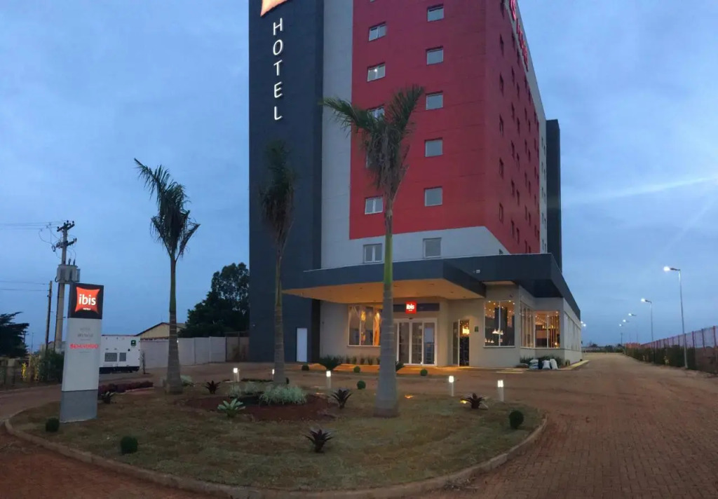 ibis Tatui