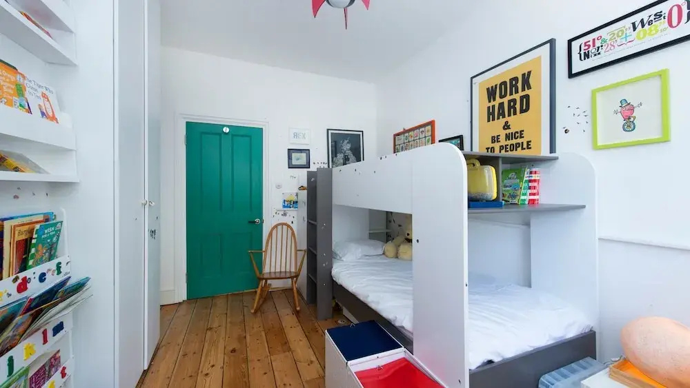 Fashionable 3BR Family Home in Battersea