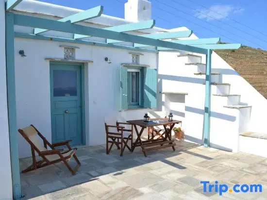Villa Ioanna Blue- Vacation Houses for Rent 300 Metres by the sea