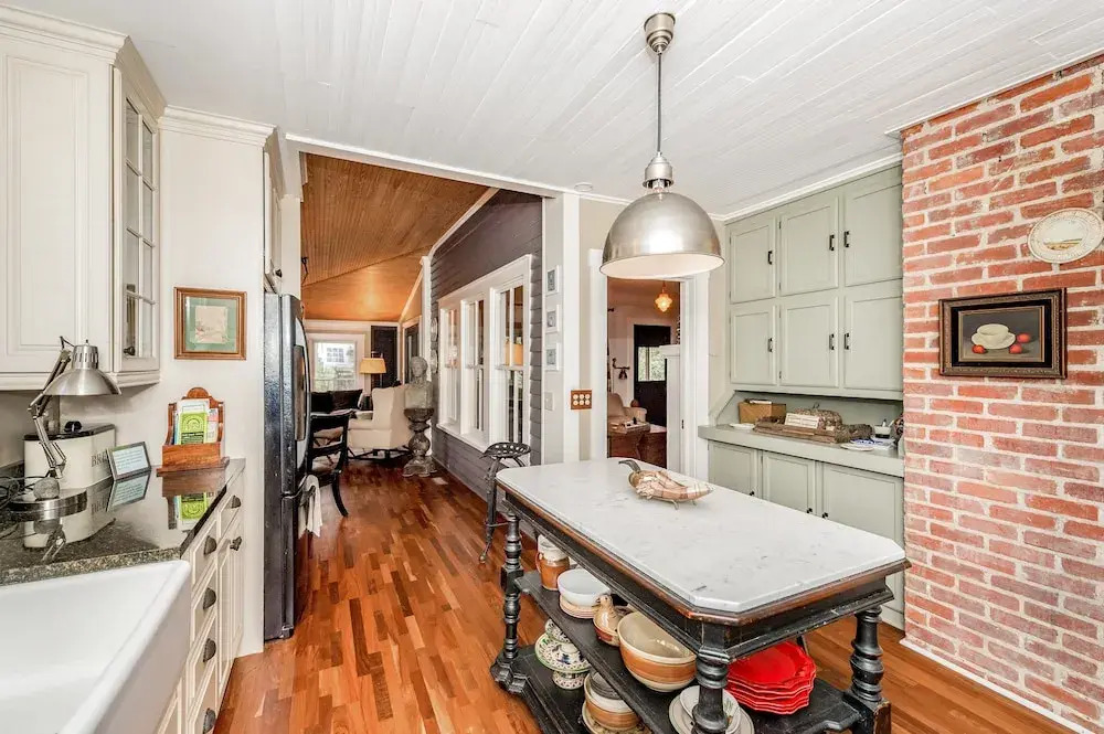 39 Maney Lane Home 3 Bedrooms 1 Bathroom Home