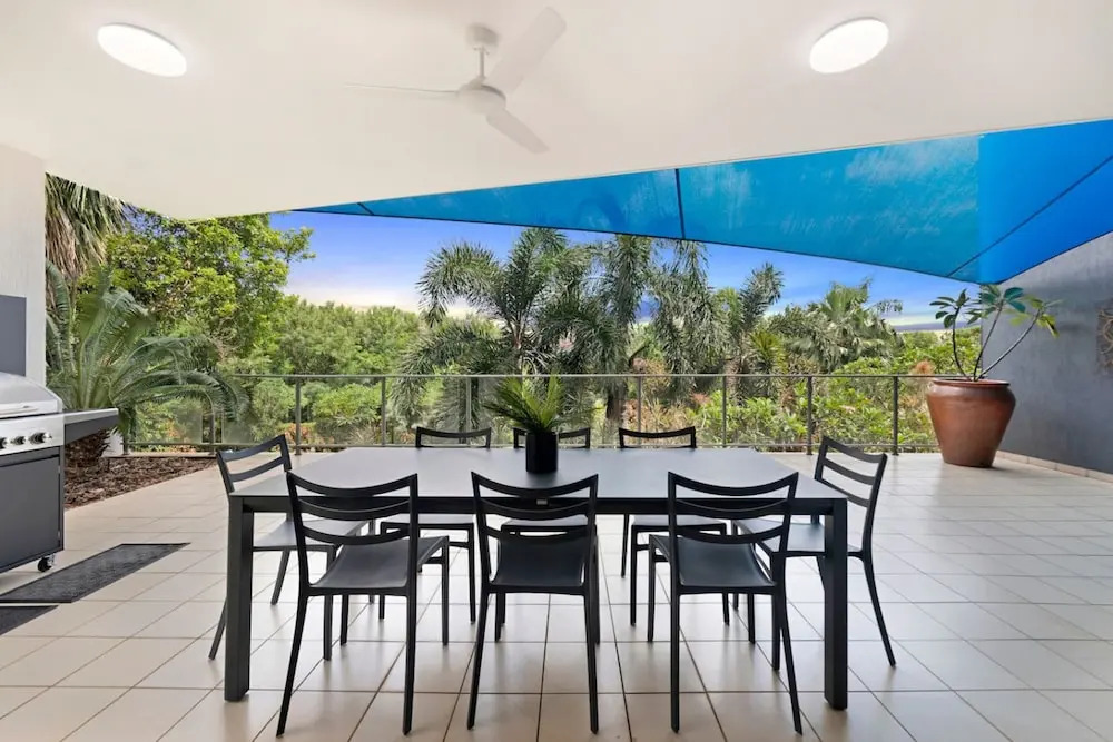 Zen Saltwater Retreat Balcony Pool Seaview