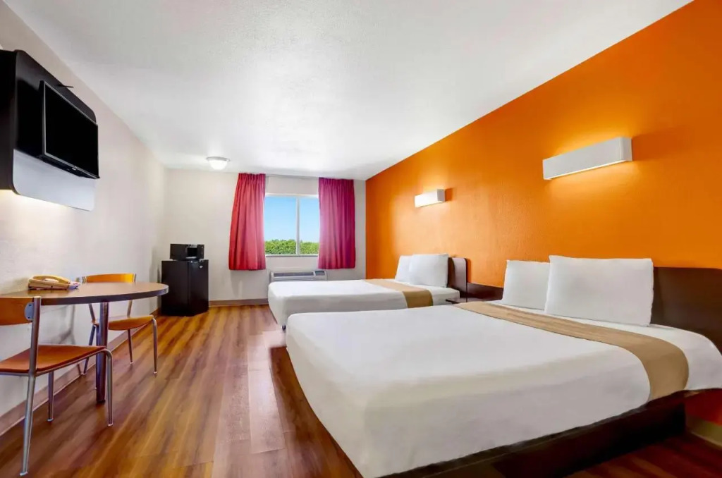 Superstition Inn and Suites