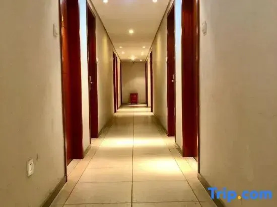 MoGan  Clouds  End  Hotel