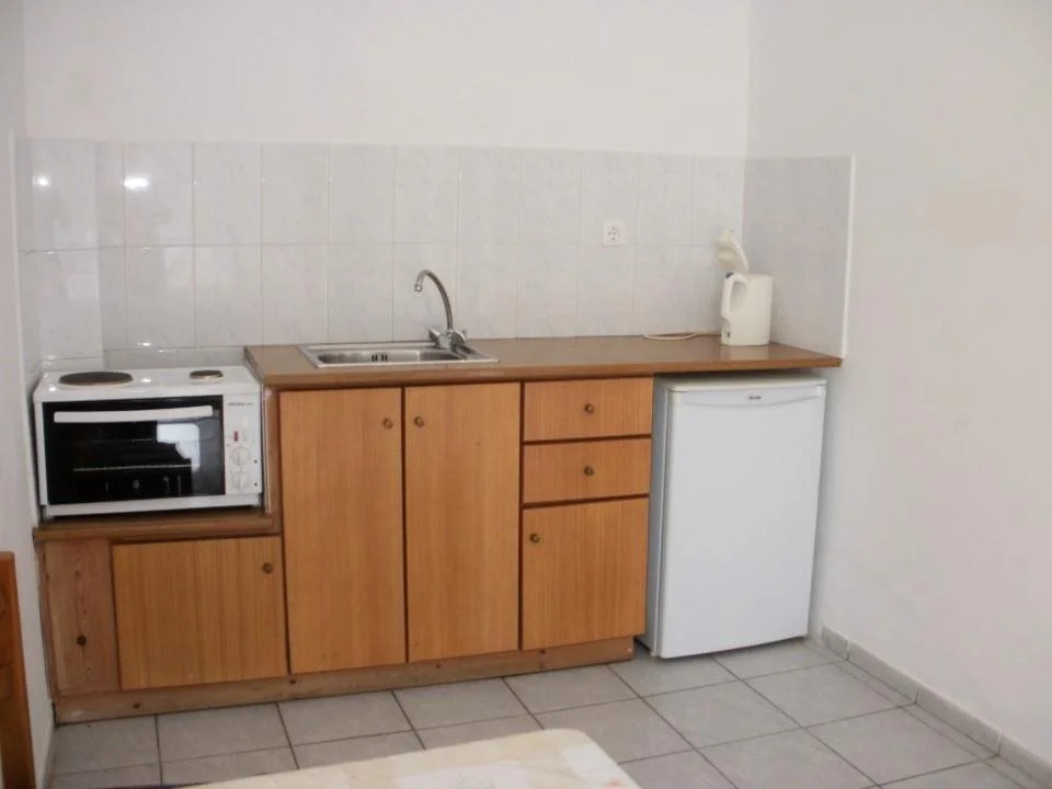 Adonis Apartments
