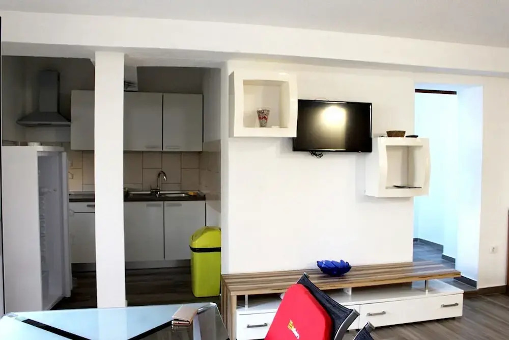 House With 3 Bedrooms in Kolanjski Gajac, With Enclosed Garden and Wif