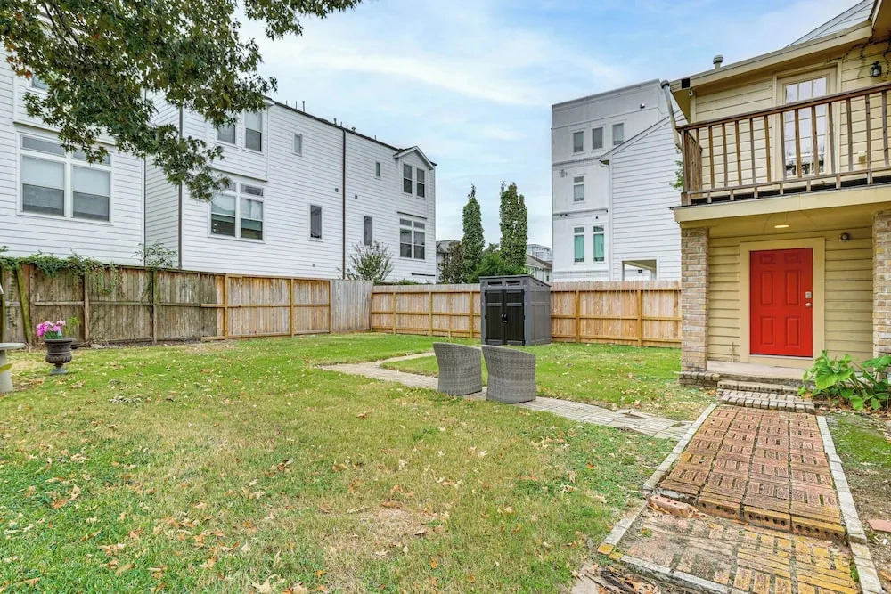 < 1 Mi to Houston Museum District: Convenient Apt