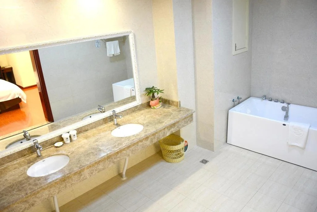 GreenTree Inn JiangSu WuXi YiXing East LongTan Road DongJiu Business Hotel