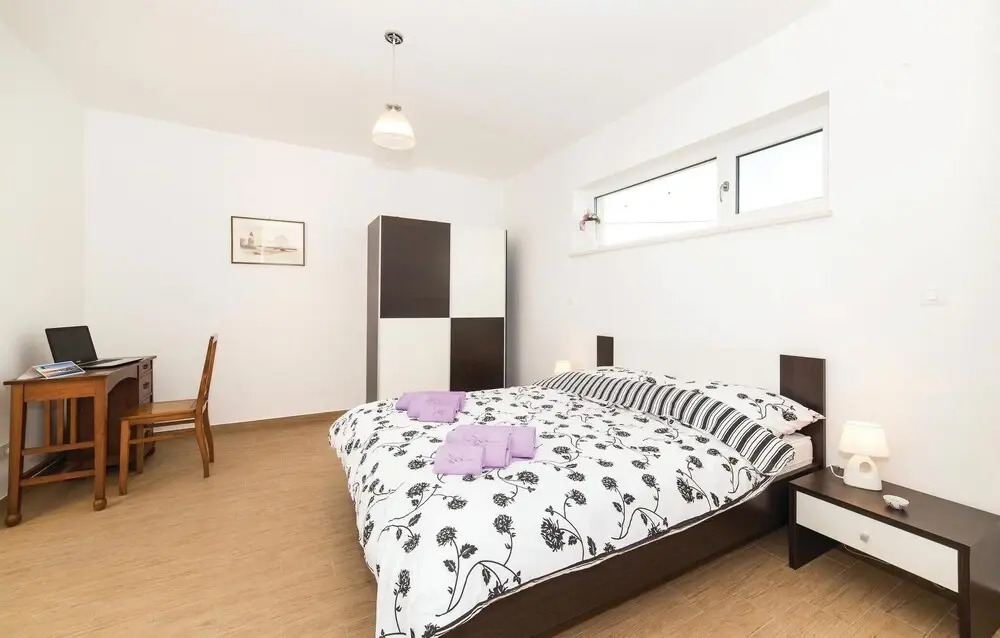 Stunning Home in Kastel Stafilic With Wifi and 3 Bedrooms