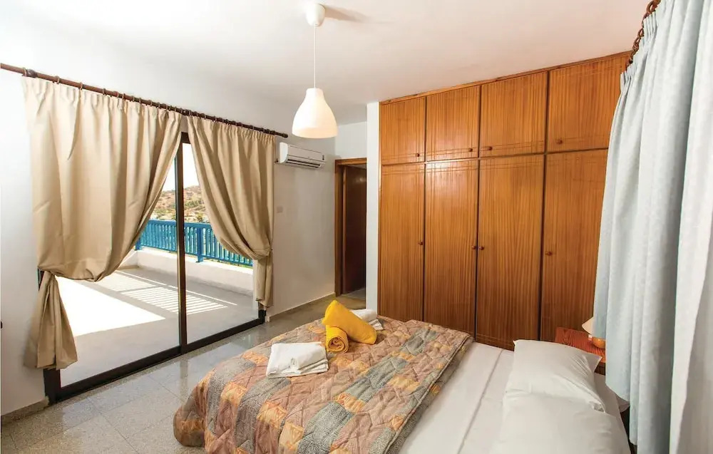 Stunning Home In Argaka With Wifi
