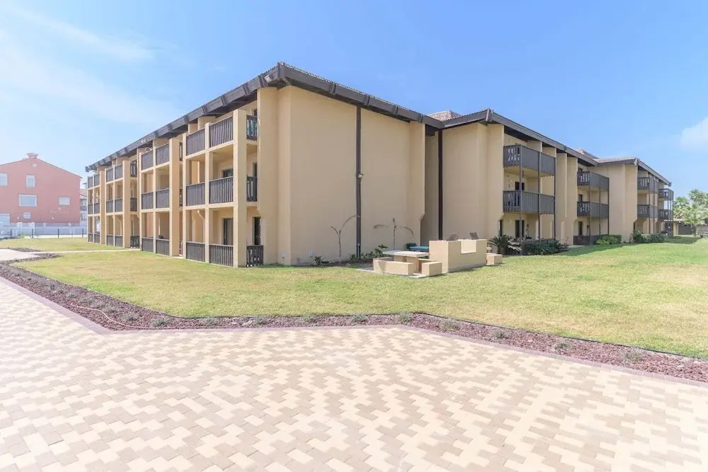 Tiki 141 - 1br Condo Sleeps 6 Close To The Beach 1 Bedroom Condo