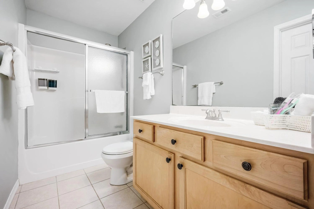 Private Beach Access, Fenced Yard & Pet Friendly, Cabana Life Beach House