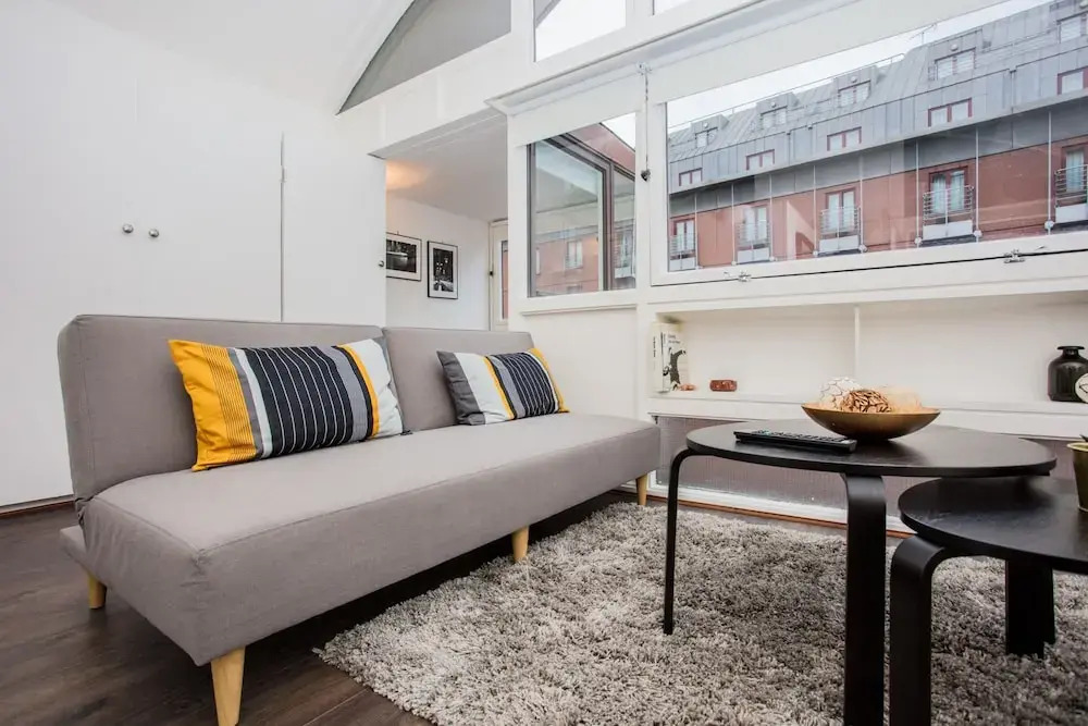 Central 2 Bed Apartment Near the Barbican