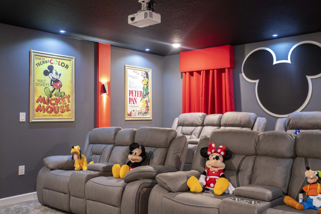 Super luxury home with cinema and game room near Disney
