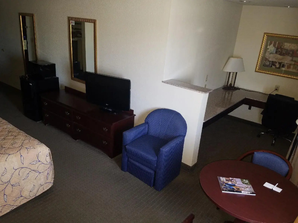 HomeTown Hotel Bryant