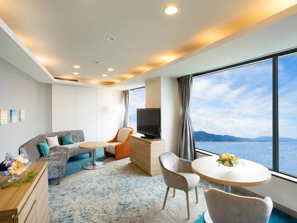 Lake Biwa Otsu Prince Hotel