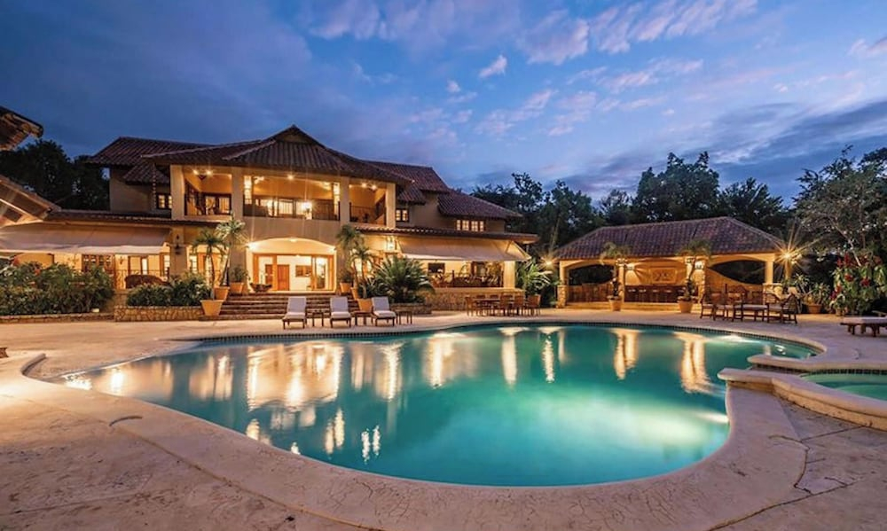 Srvittinivillas Brres/16 Spacius Villa / Large Family/ Group/ Couples/holiday