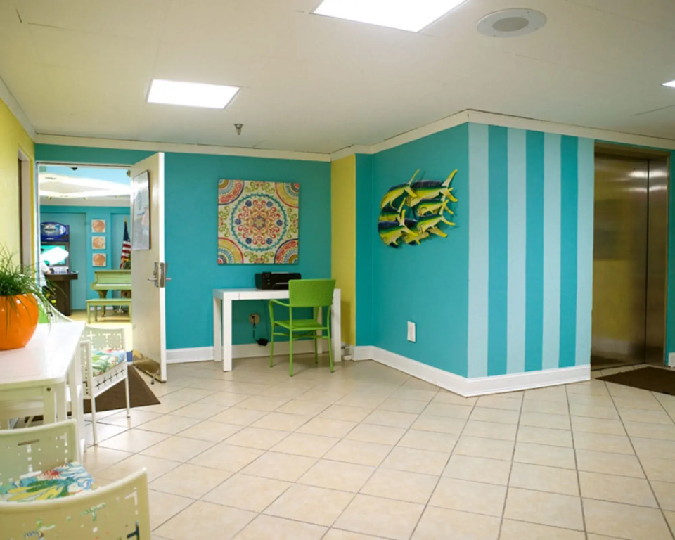 Cayman Suites Hotel