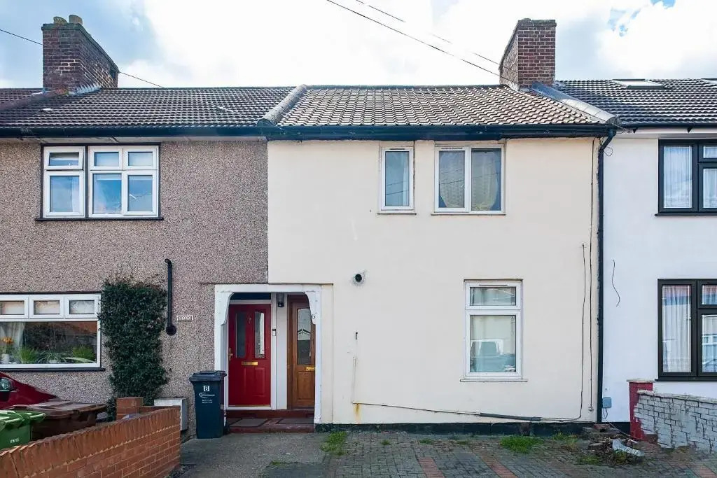 4 Bedrooms Self Catering Dagenham House, Free Wifi & Netfix