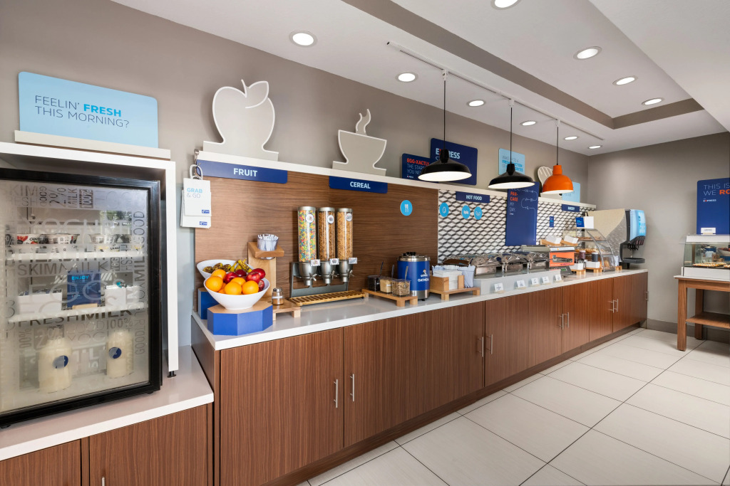 Holiday Inn Express & Suites Boynton Beach by IHG