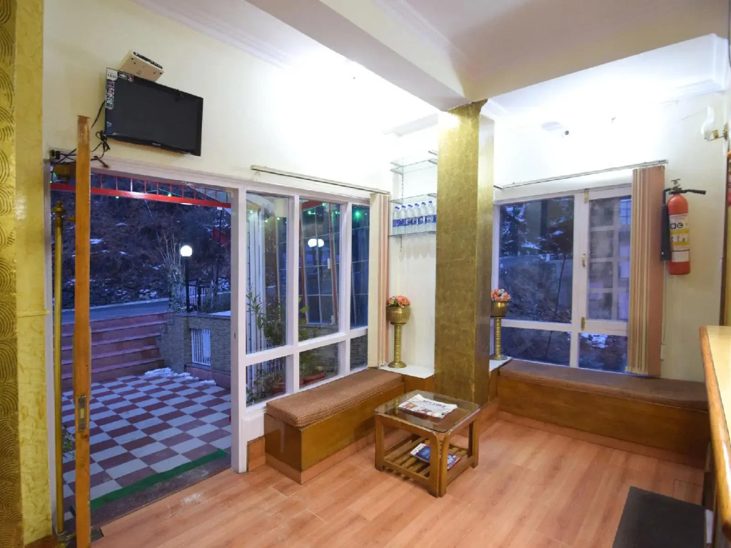 Oyo 4479 Hotel Rock Heaven