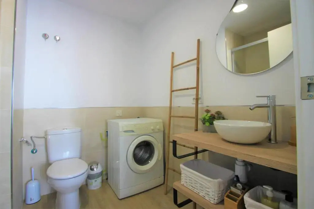 Estudio CasaTuris en planta 18 en pleno centro de Alicante A106