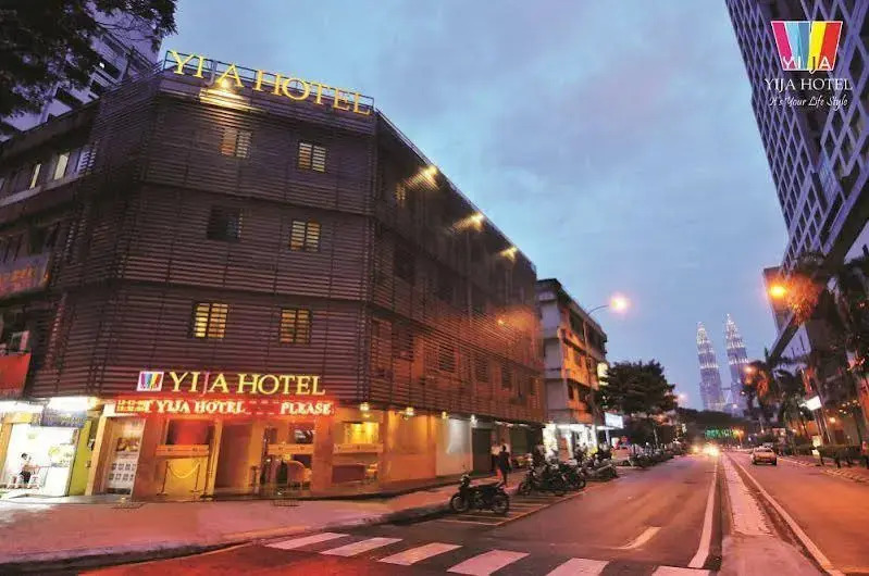 Aira Hotel