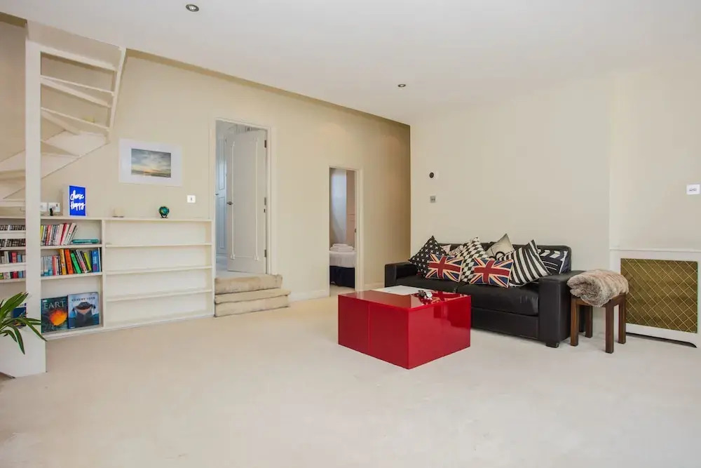 Stylish 2 Bedroom Flat In Prime Kensington