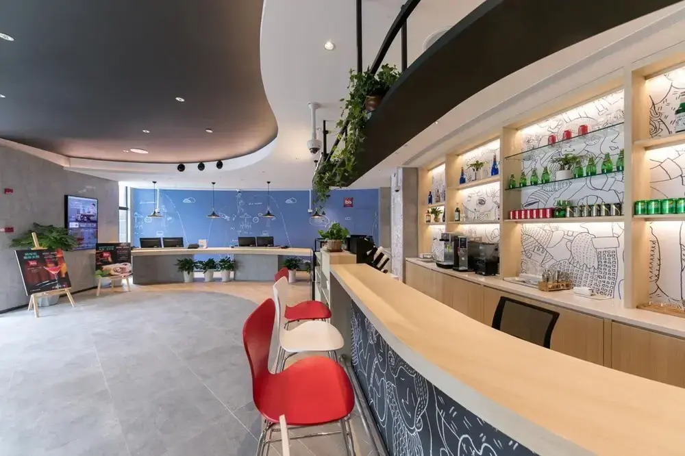 Ibis Shanghai Hongqiao Transportation Hub Qibao Hotel