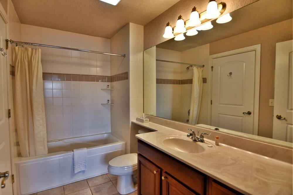 Unit 303 BD/ 2 BA