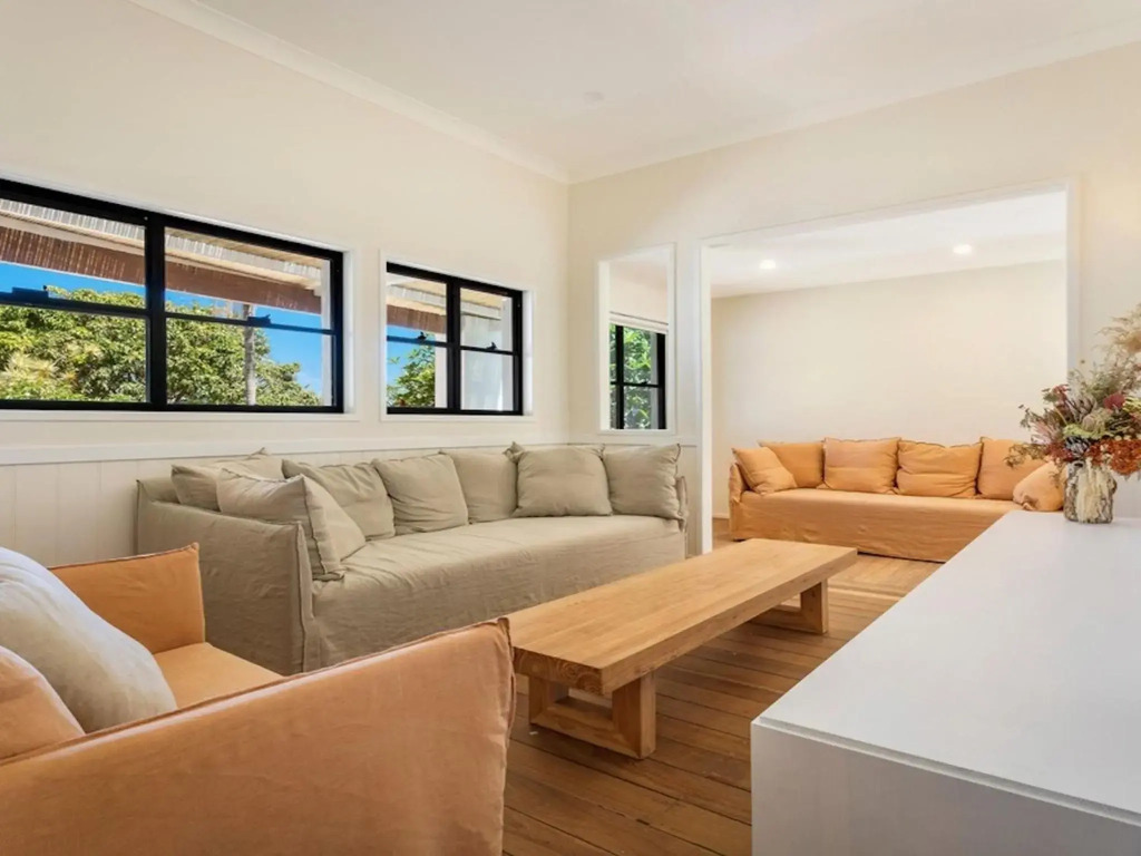 Le Dog Beach Club - chic home with pool