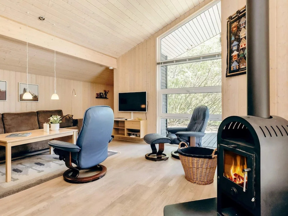 6 Person Holiday Home in Albaek