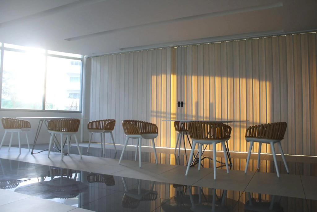 A2J Huge Modern Luxury 2BR Balcony Suite Near Ever Gotesco