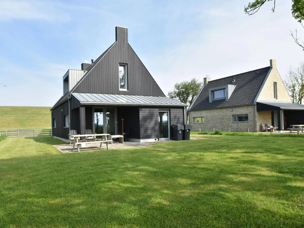 Traditional Villa in Tzummarum near Sea