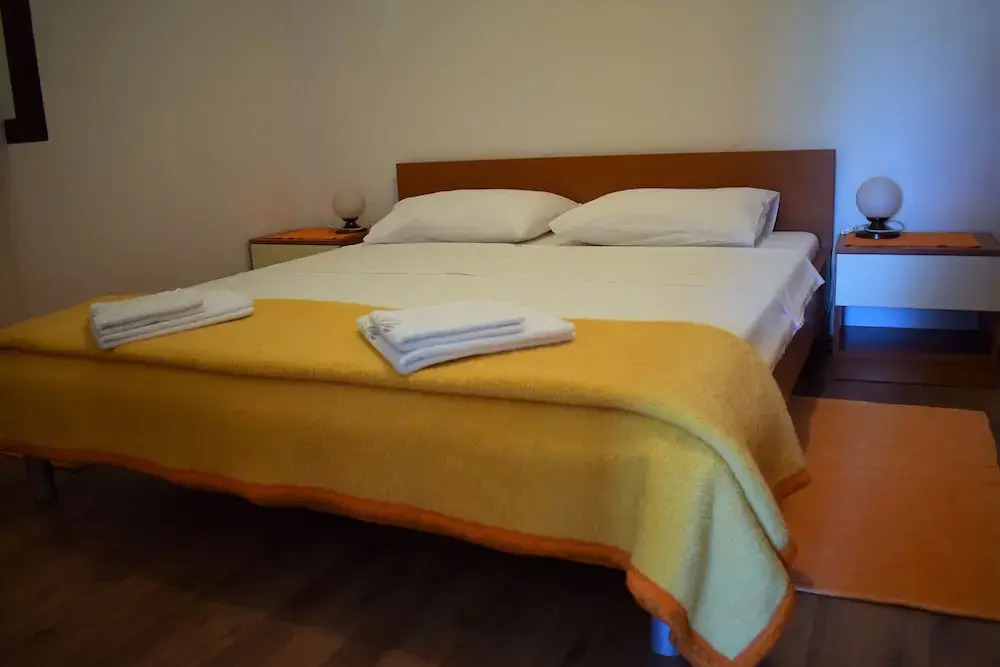 Apartments Maestral
