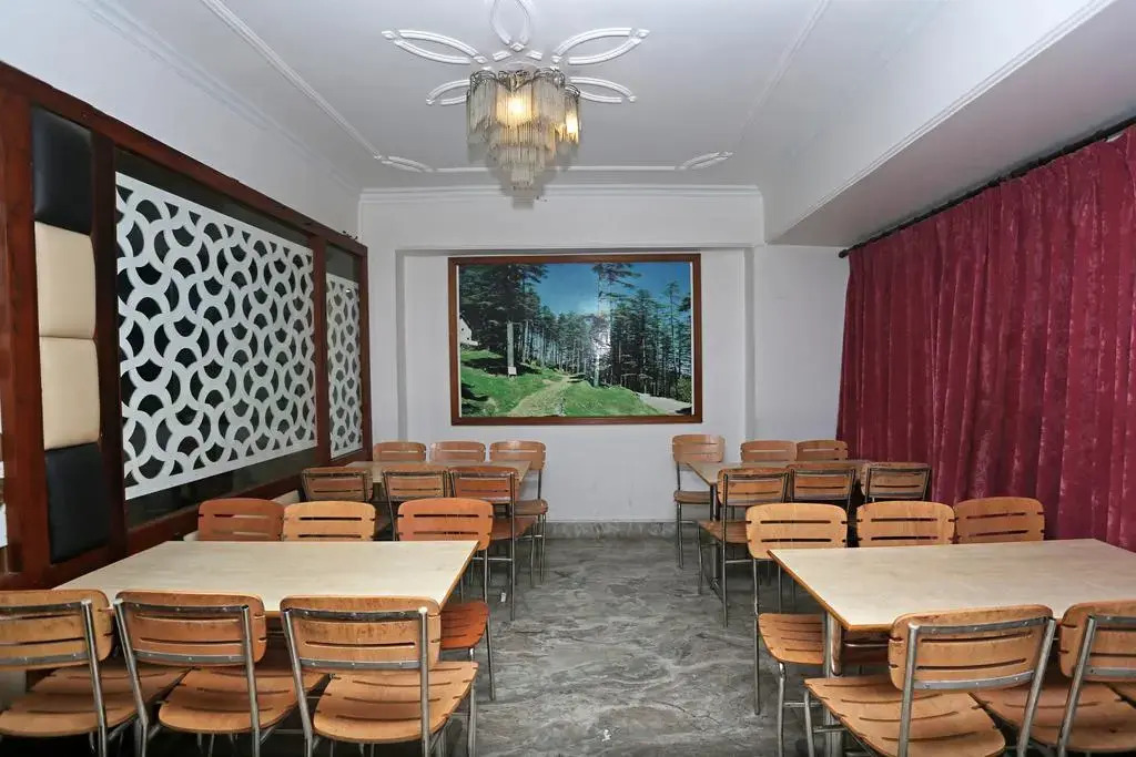 OYO 899 Dwaper Hotel