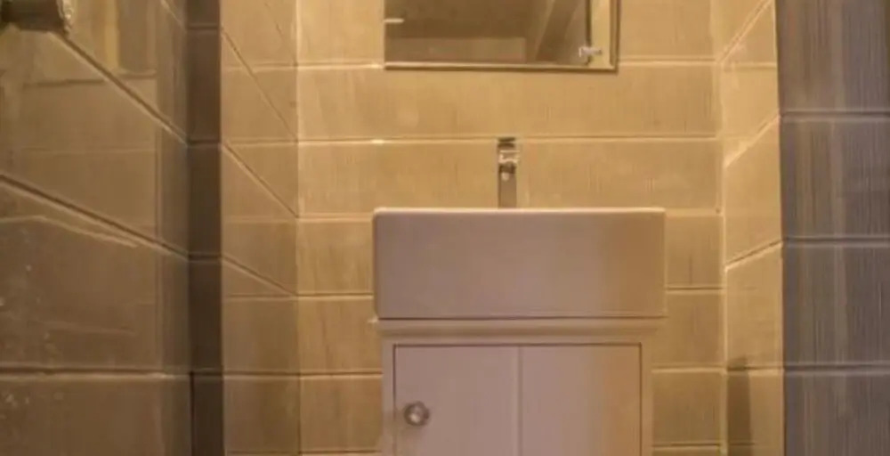 Yoho Roshan Guest House