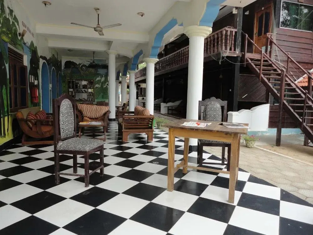 Deans Beach Hotel