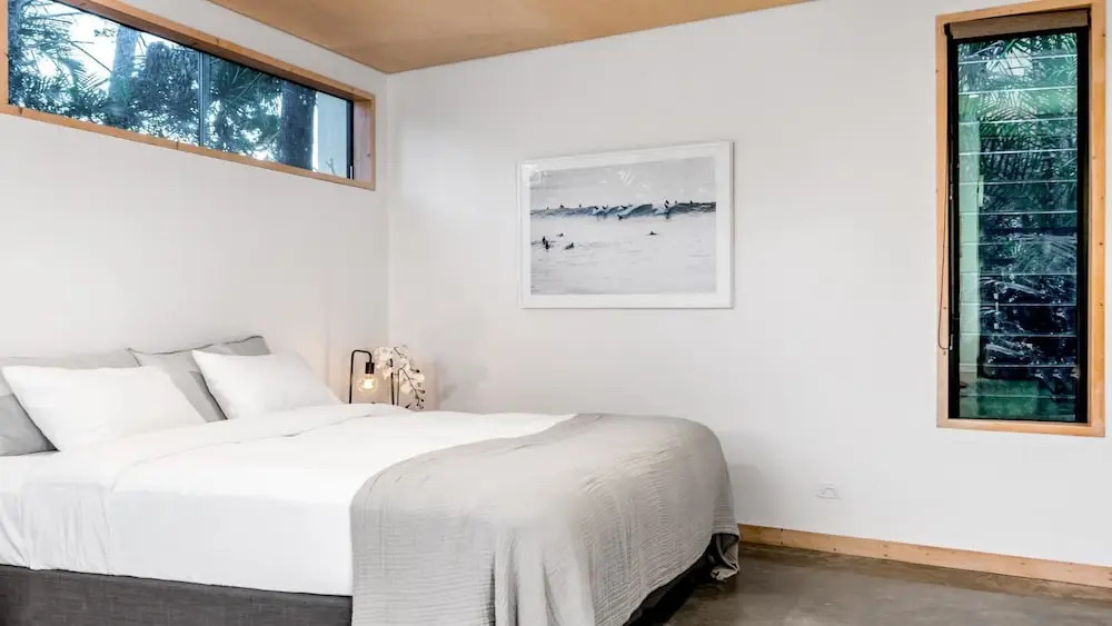 Tallowood - luxury beach house with pool & studio