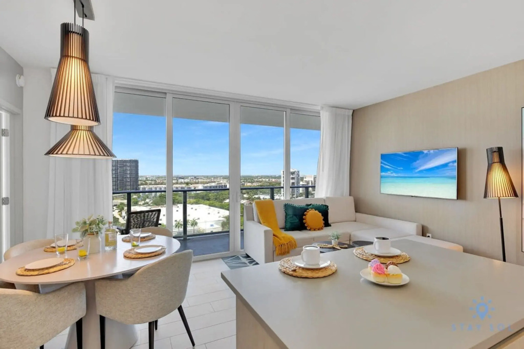 Bayview Luxury 3BR Condo Stunning Amenities